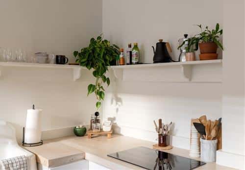 Khu vuc bep gon gang sach se