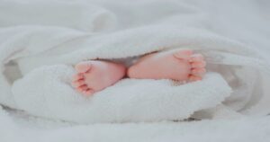 Nằm mơ thấy em bé chết đánh con gì? - Rồng Bạch Kim